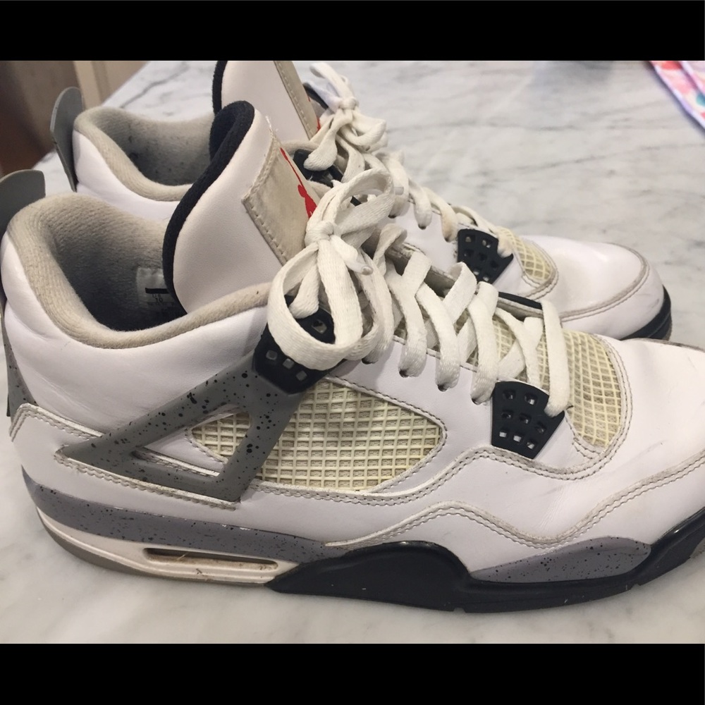 Air Jordan 4